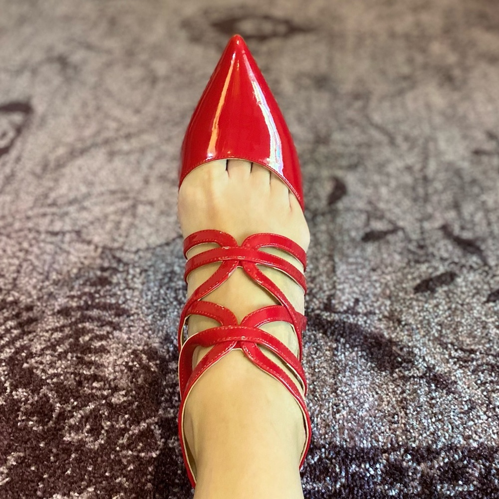 BCBGeneration Red shiny stiletto heels 8.5 pointy Halloween!